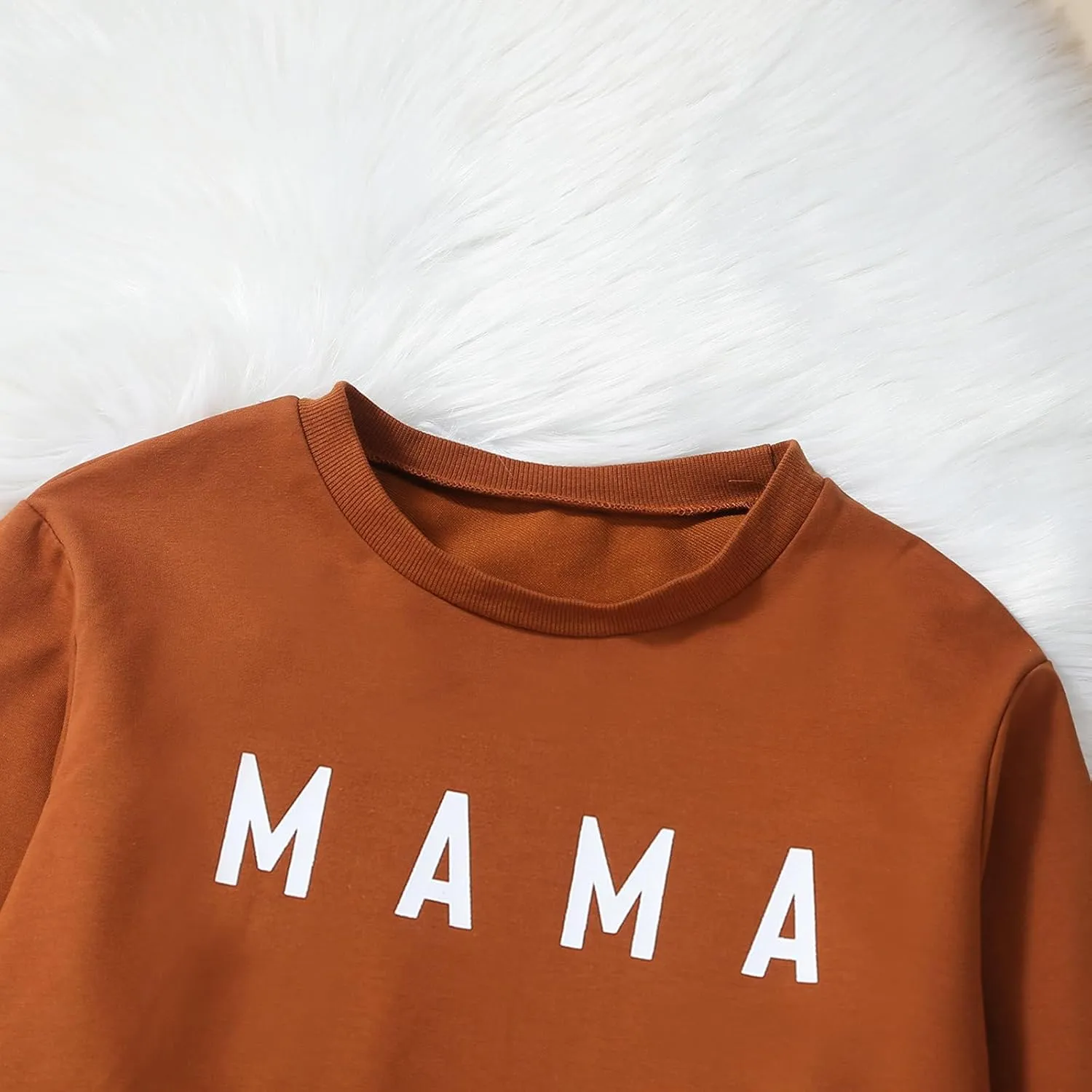 Karwuiio Mommy and Me Family Matching Outfits Halloween Pumpkin Print Sweatshirt Long Sleeve Pullover Tops