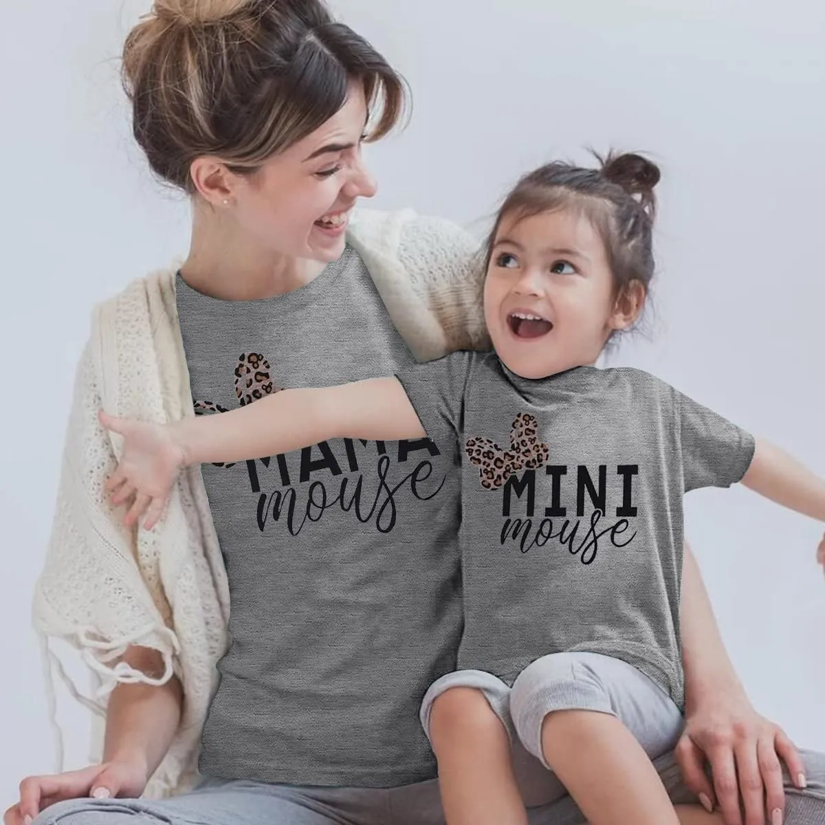Mommy and Me Matching Shirt Outfit Mama Mini Leopard Love Heart Tshirt Mom Daughter Family Matching Set Clothes